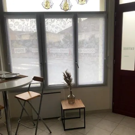 Super Διαμέρισμα